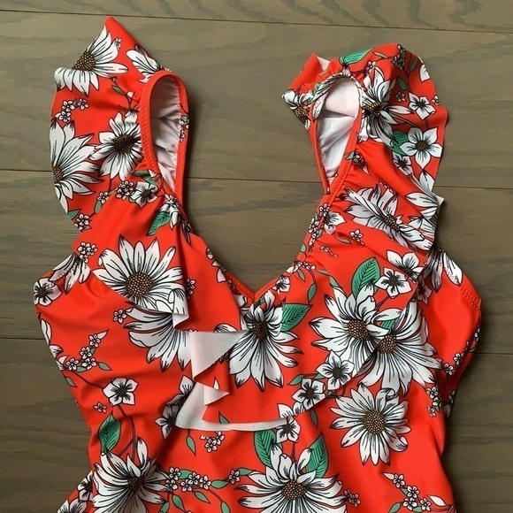 New Jessica Simpson Ruffle Trim One Piece Swimsuit - Picture 6 of 8